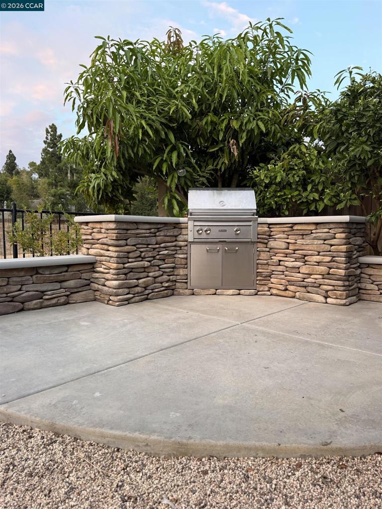 10558 Rancho Carmel Dr Property Photo 6
