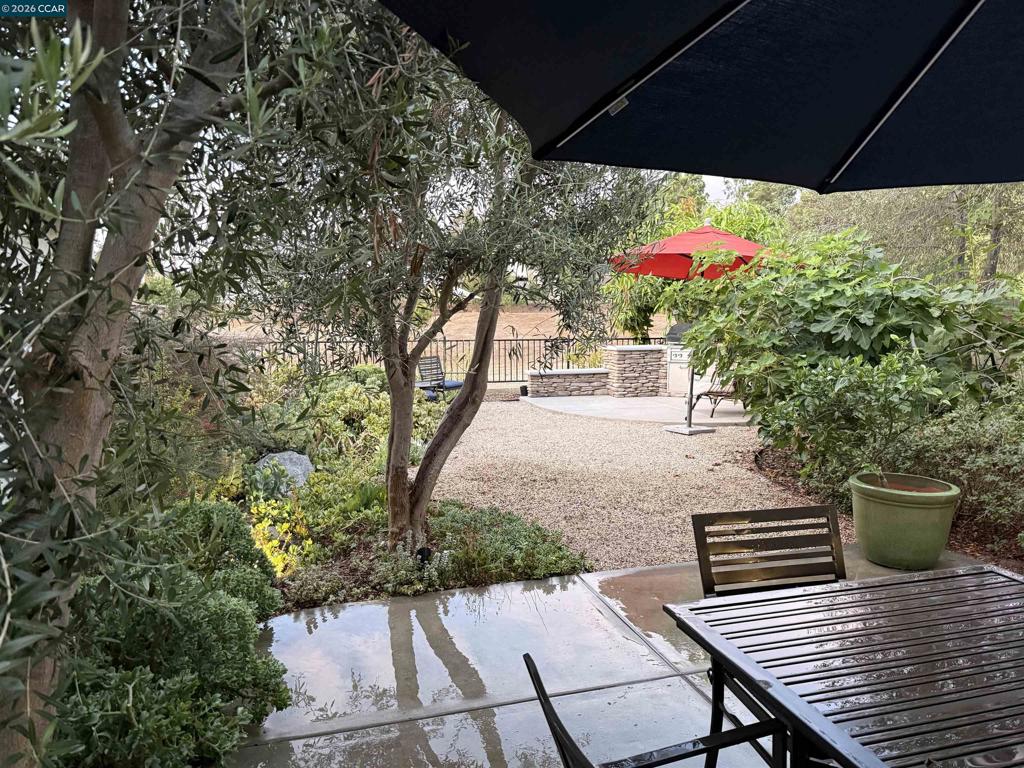 10558 Rancho Carmel Dr Property Photo 27