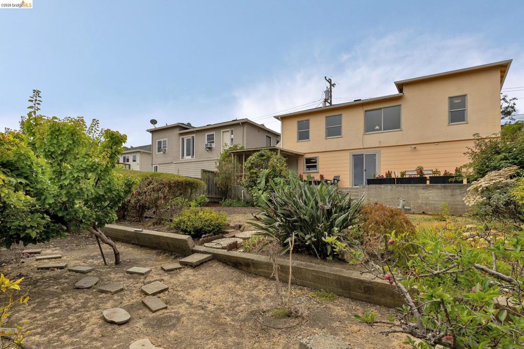 1620 Mendocino St Property Photo 50