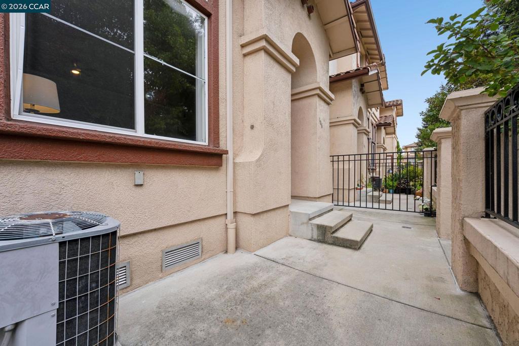 106 Santa Ines St Property Photo 7