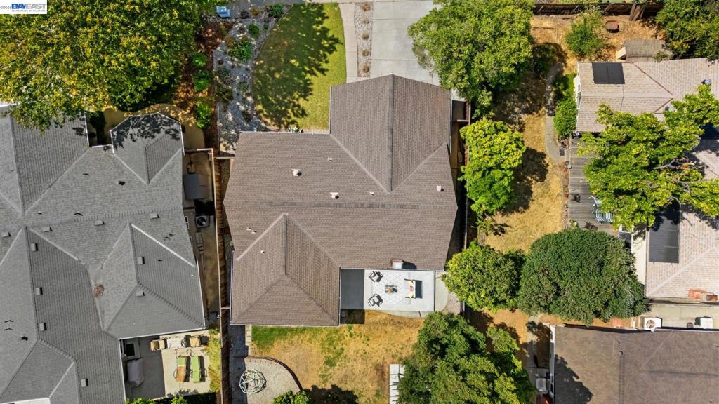 720 Leland Way Property Photo 32