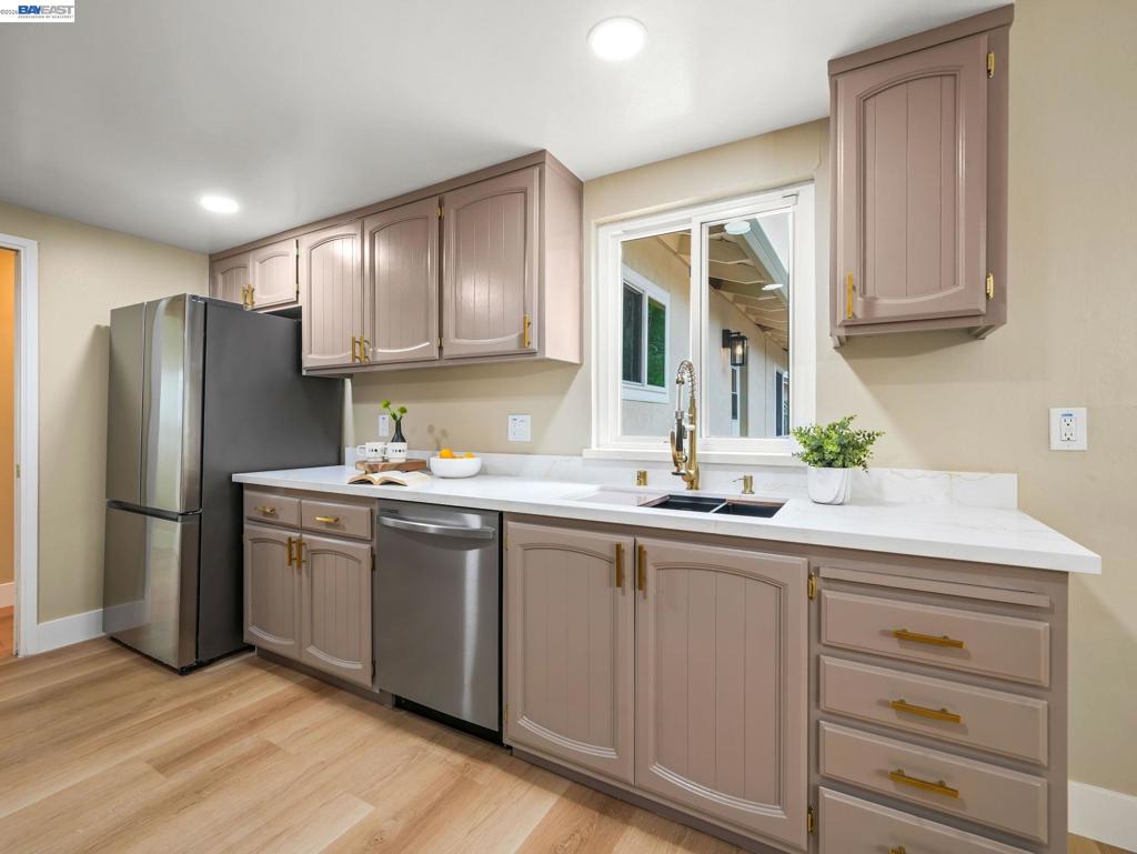 38399 Birch Street Property Photo 16