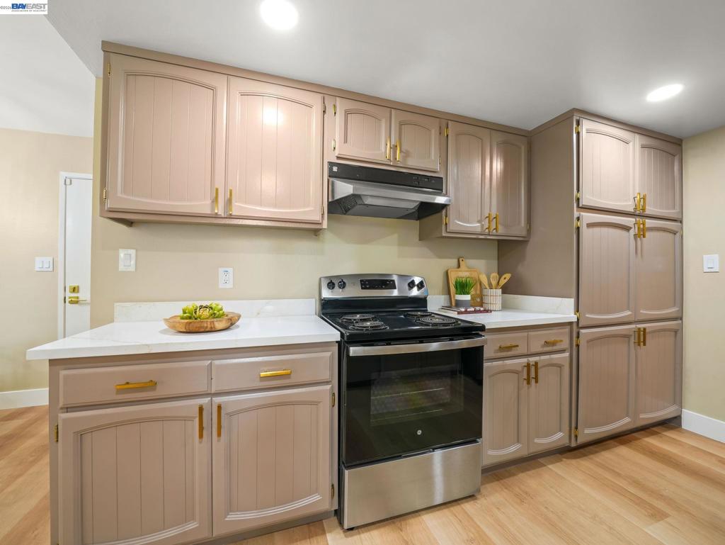 38399 Birch Street Property Photo 17