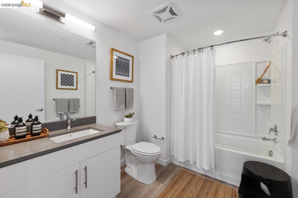 260 Brooklyn Basin Way 419 Property Photo 18