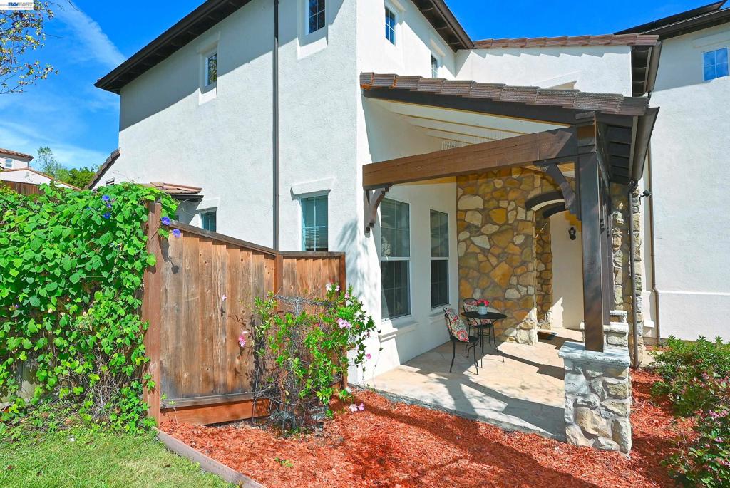 4541 Sweetgale Dr Property Photo 4