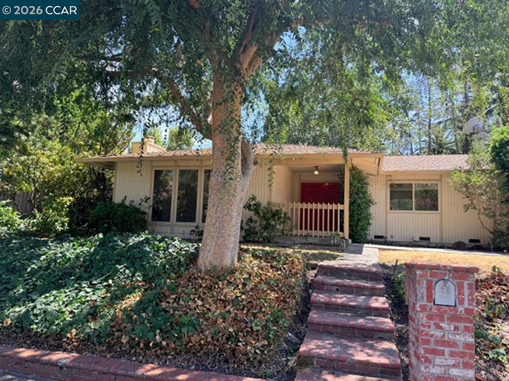 678 El Cerro Blvd Property Photo 1