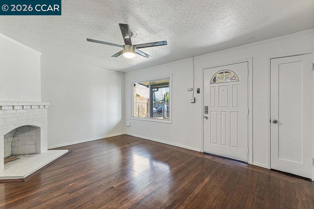 1419 Esmond Ave Property Photo 4
