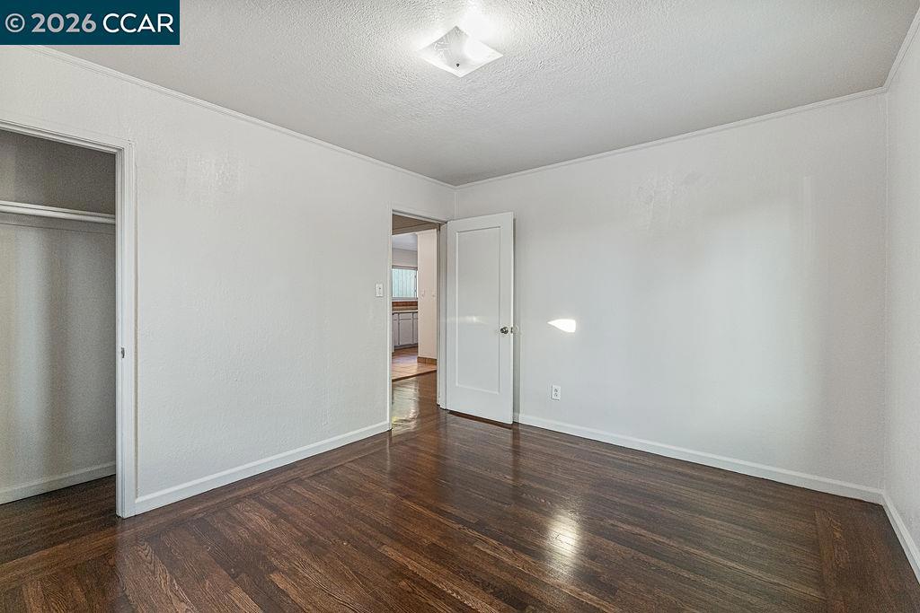1419 Esmond Ave Property Photo 12