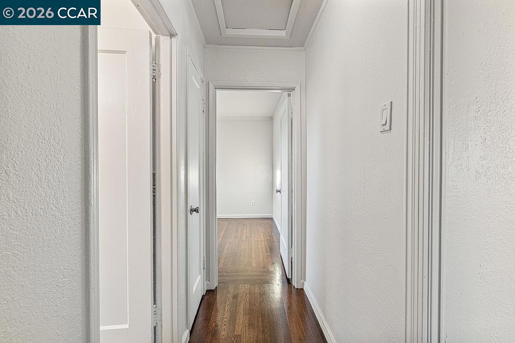 1419 Esmond Ave Property Photo 14