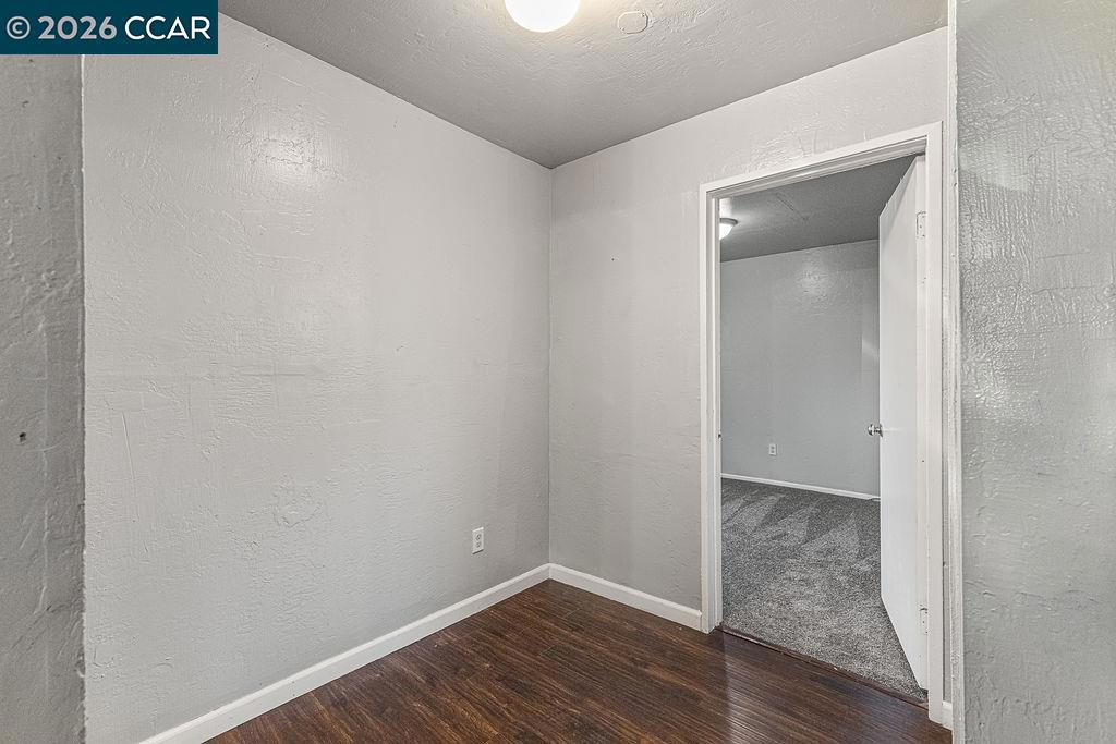 1419 Esmond Ave Property Photo 23