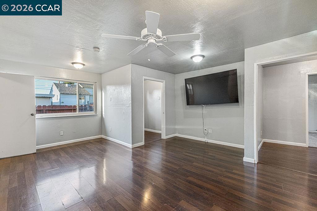 1419 Esmond Ave Property Photo 32