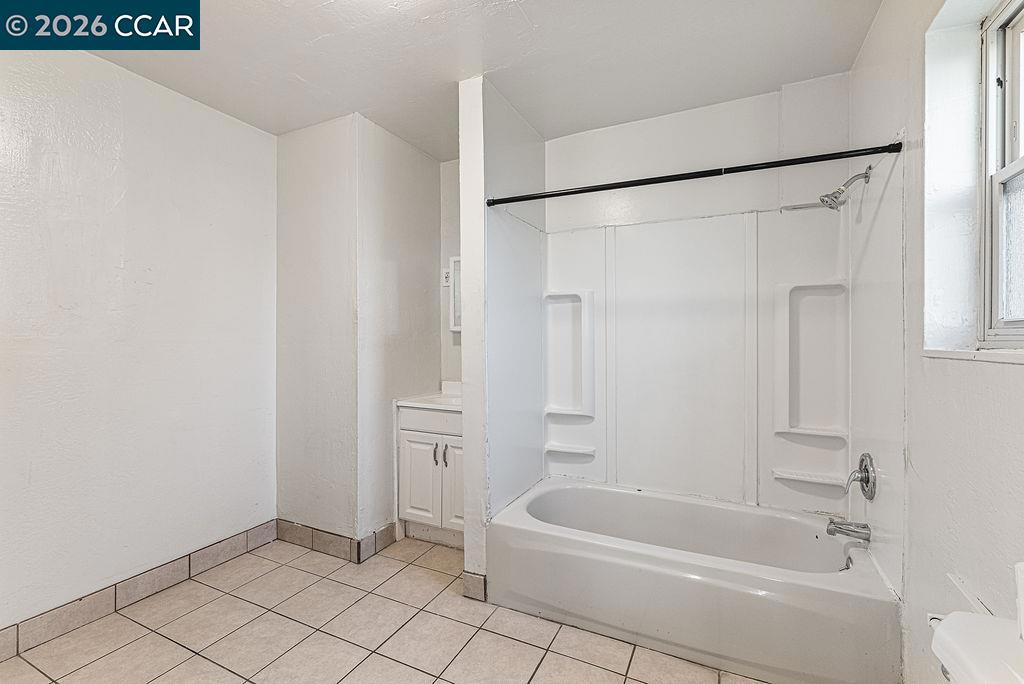 1419 Esmond Ave Property Photo 33