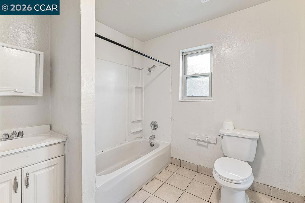 1419 Esmond Ave Property Photo 34