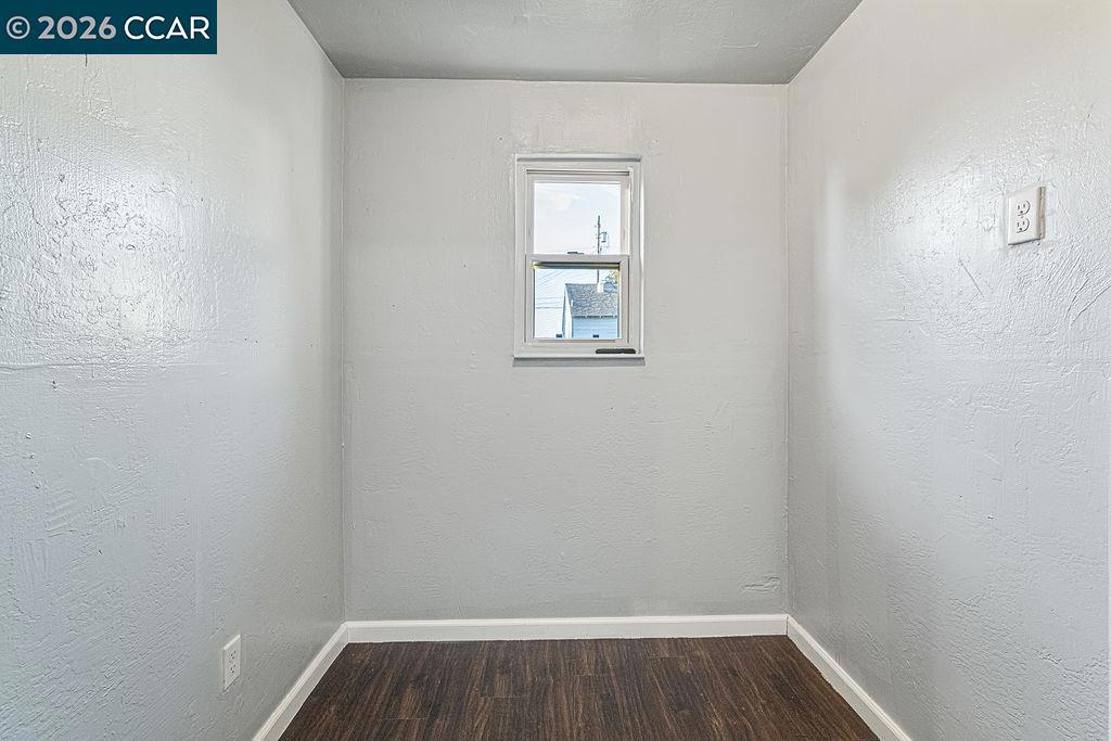 1419 Esmond Ave Property Photo 36