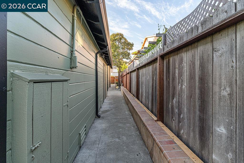 1419 Esmond Ave Property Photo 39