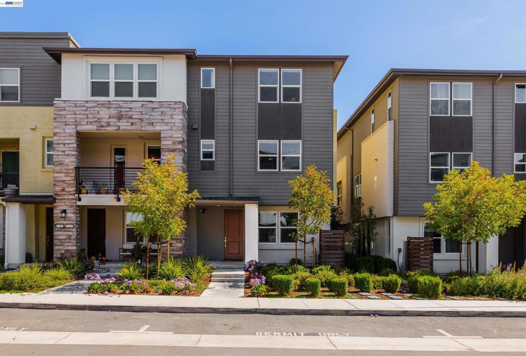 1207 Lorenzini Loop Property Photo 1