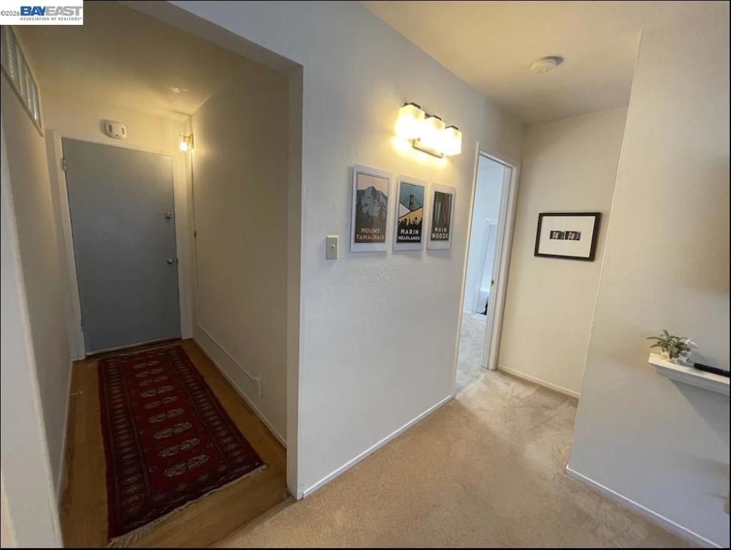 301 Poplar St Property Photo 6