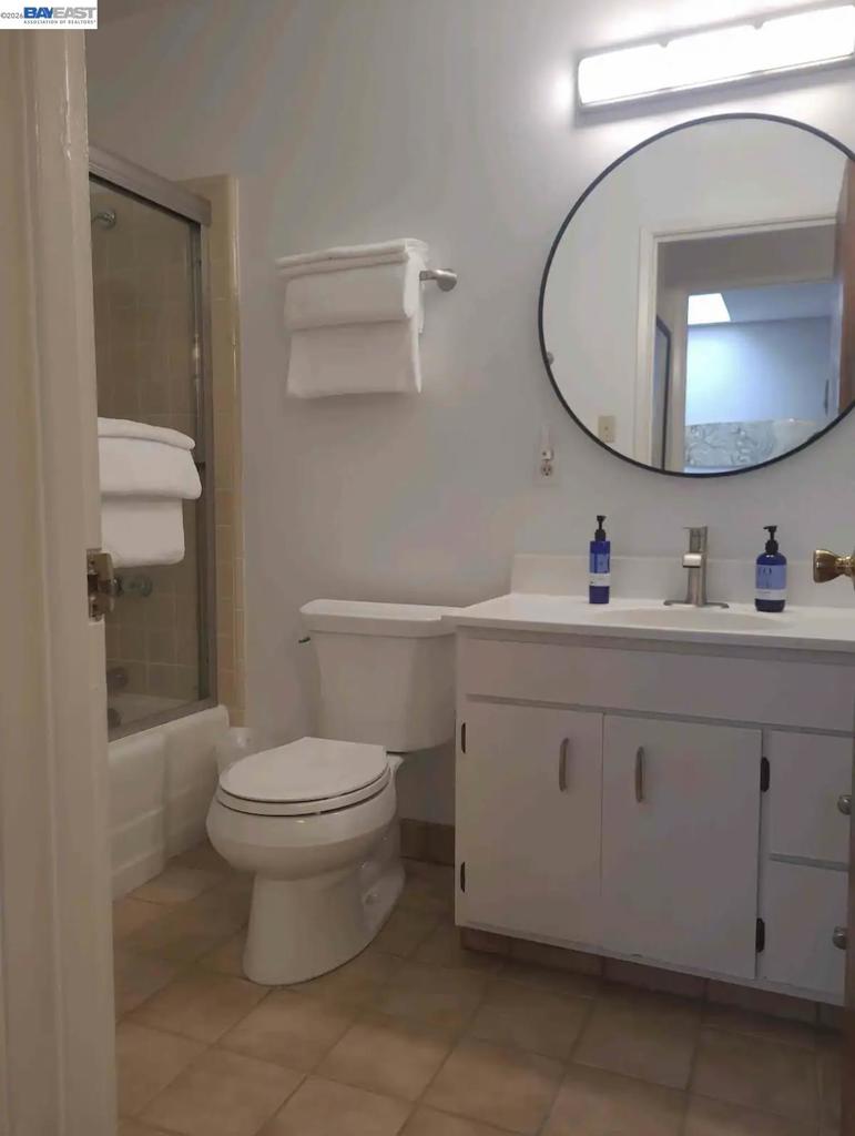 301 Poplar St Property Photo 9