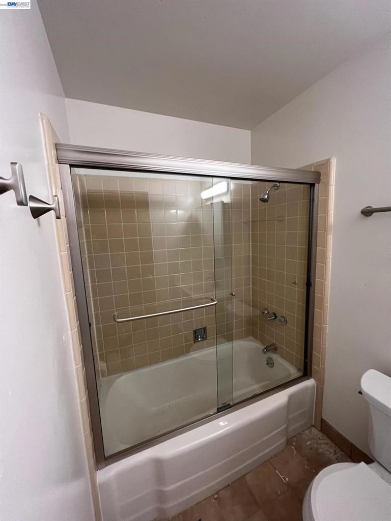 301 Poplar St Property Photo 10