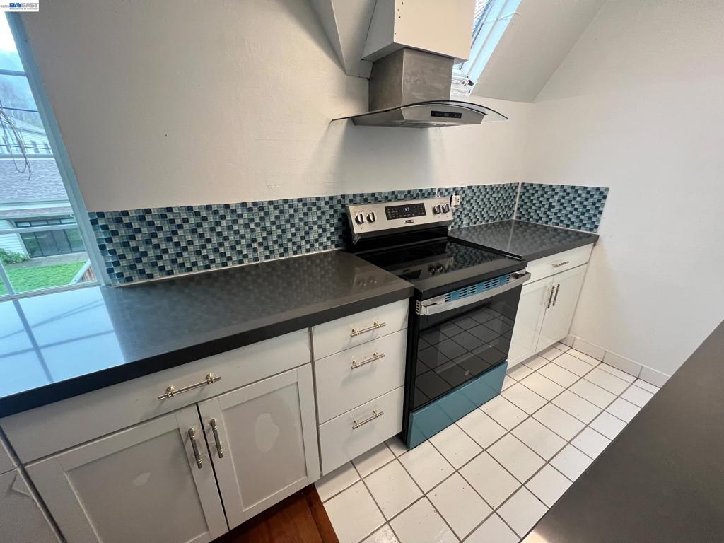 301 Poplar St Property Photo 13