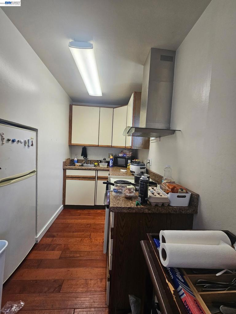 301 Poplar St Property Photo 16