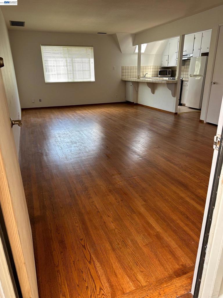 301 Poplar St Property Photo 26
