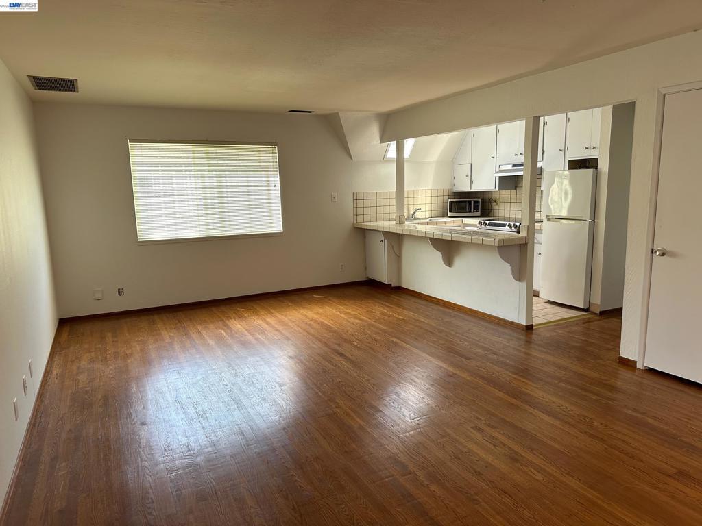 301 Poplar St Property Photo 27