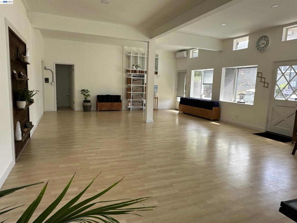 301 Poplar St Property Photo 35