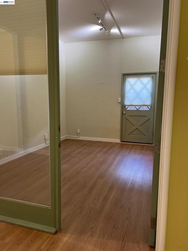 301 Poplar St Property Photo 41