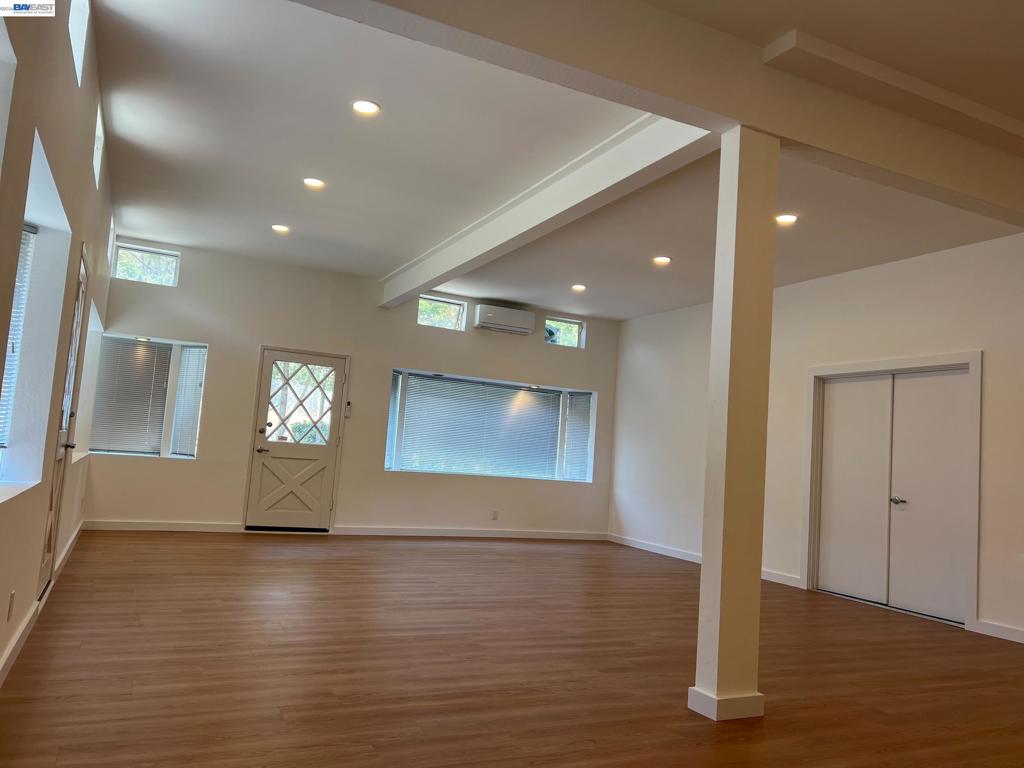 301 Poplar St Property Photo 42