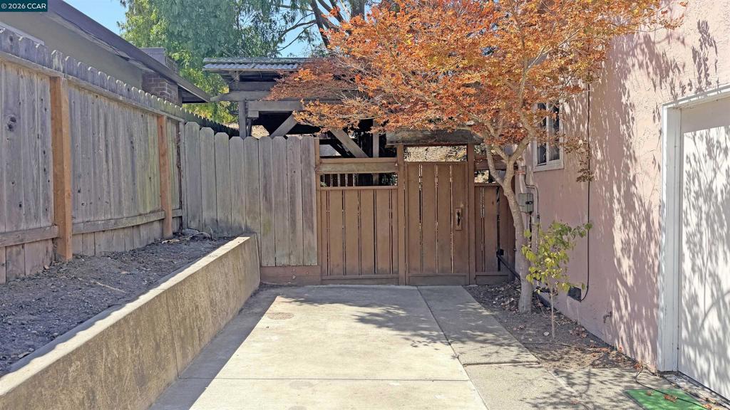 2645 O'donnell Dr Property Photo 4