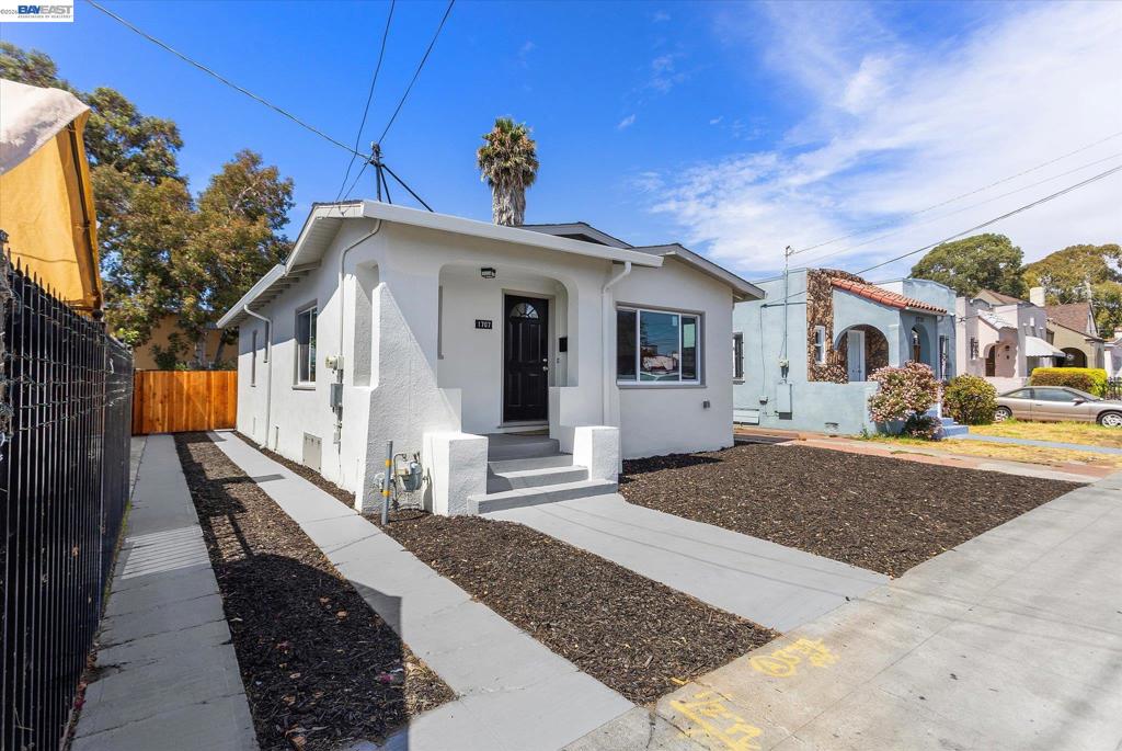 1707 78th Ave Property Photo 2