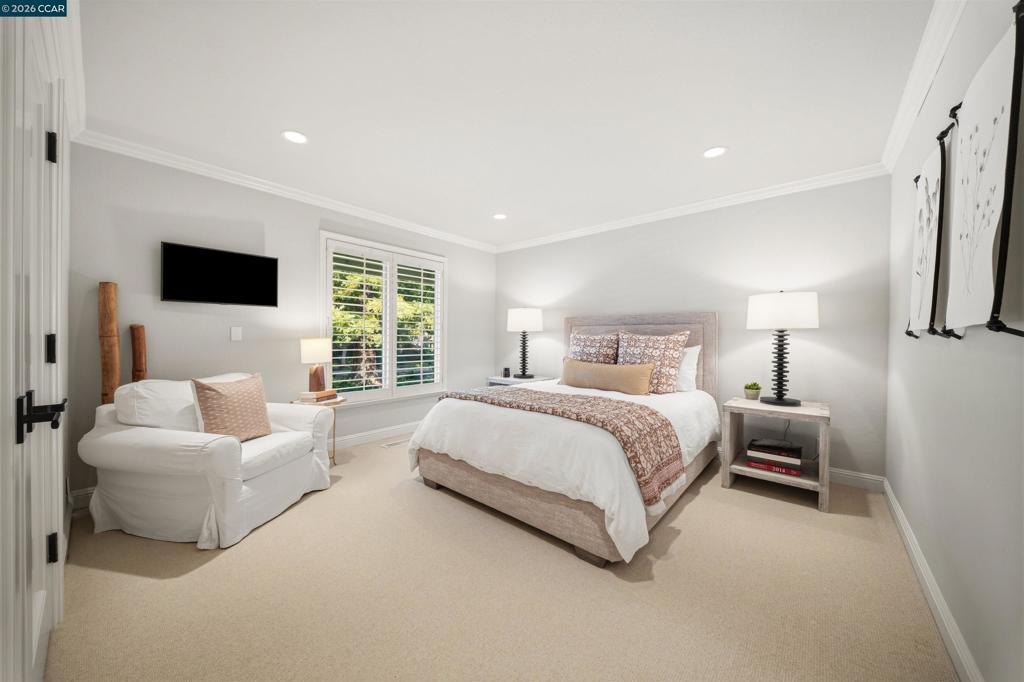 529 Carleton Way Property Photo 44
