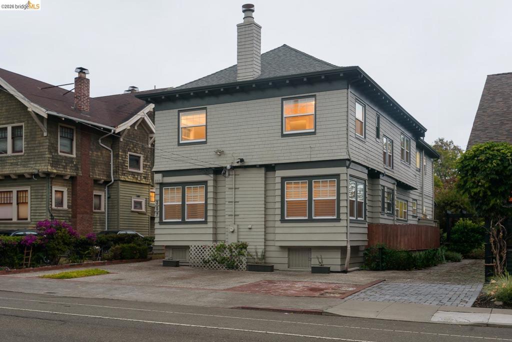 357 Alcatraz Ave Property Photo 1