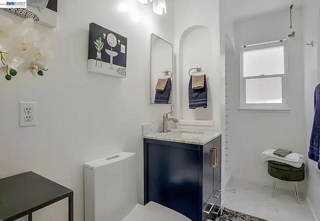 632 Shaddick Property Photo 8