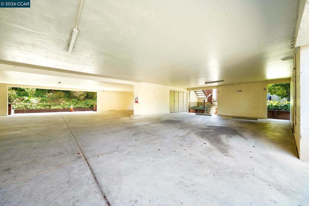 1705 Dalessi Dr Property Photo 42