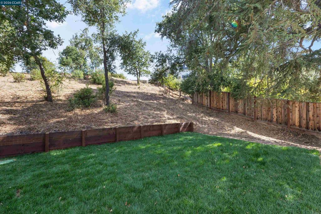3194 Surmont Dr Property Photo 35