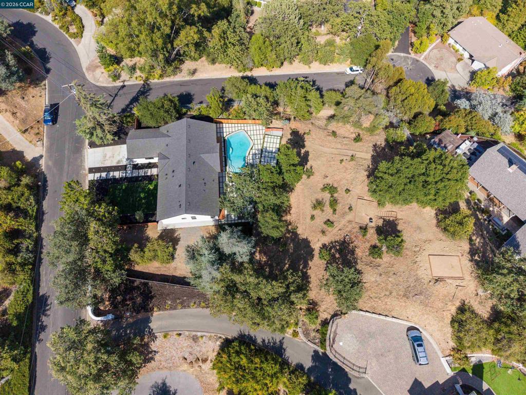 3194 Surmont Dr Property Photo 41