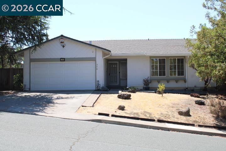 190 Iris Rd Property Photo 1