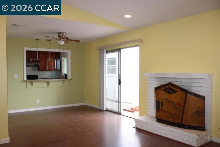 190 Iris Rd Property Photo 6