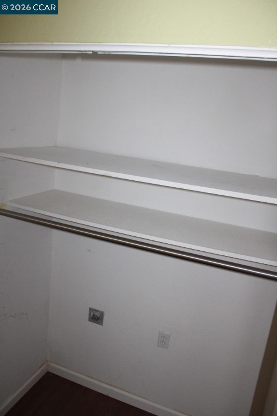 190 Iris Rd Property Photo 15