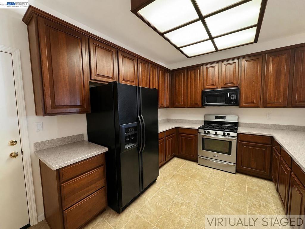 9736 Dynasty Way Property Photo 8