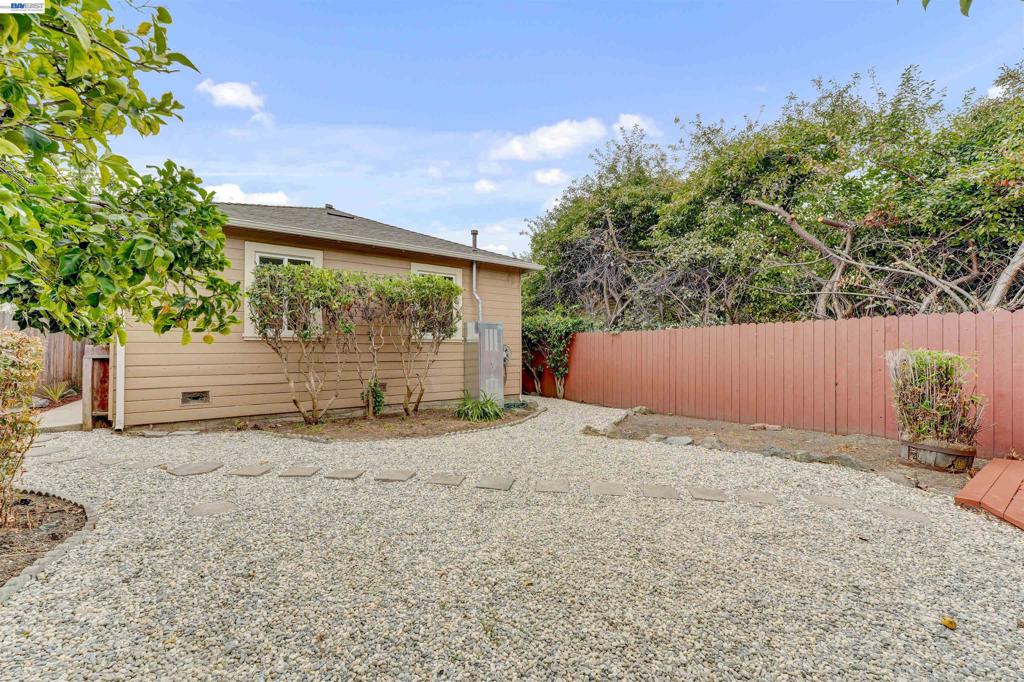 5437 Colusa Ave Property Photo 31