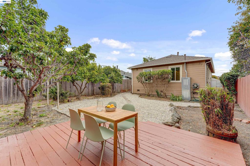 5437 Colusa Ave Property Photo 33