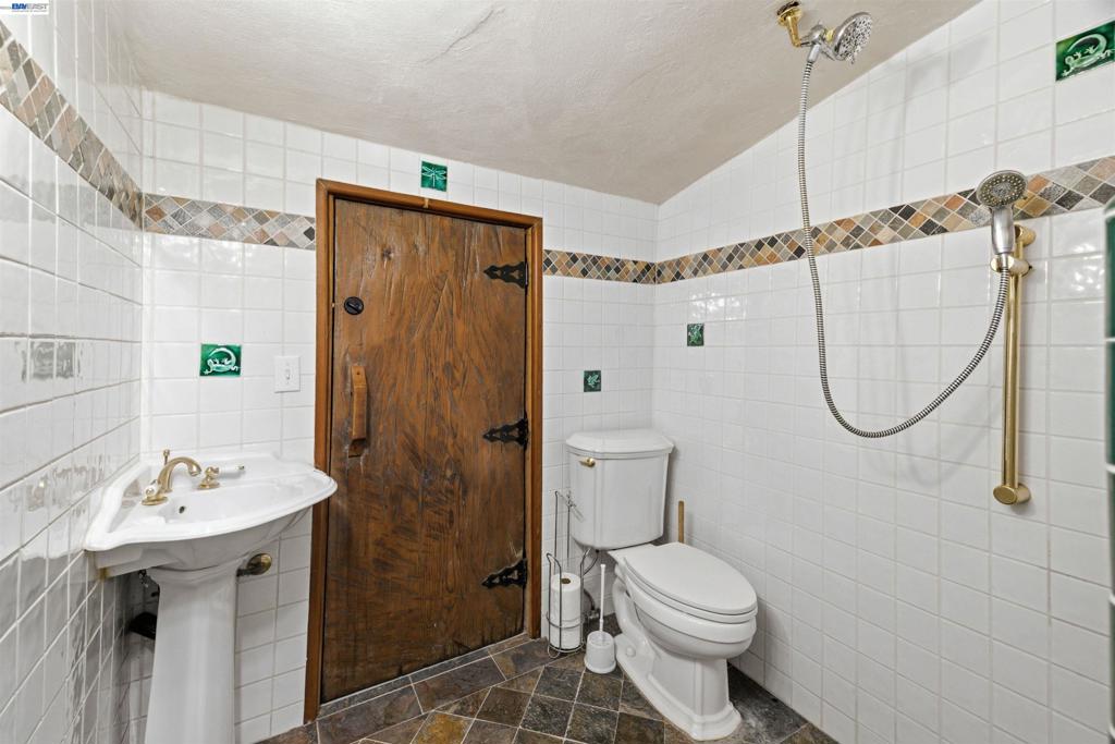 41 Back Road Property Photo 18
