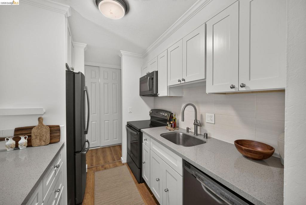 555 Jean St 319 Property Photo 10