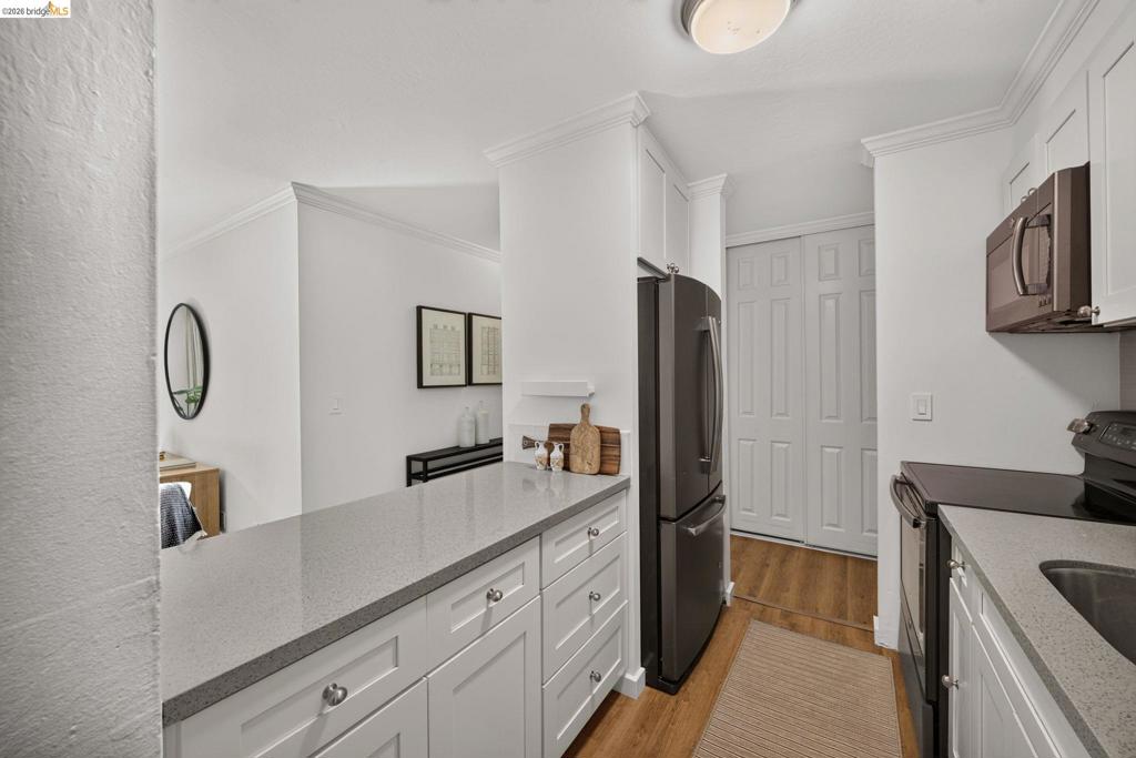 555 Jean St 319 Property Photo 12