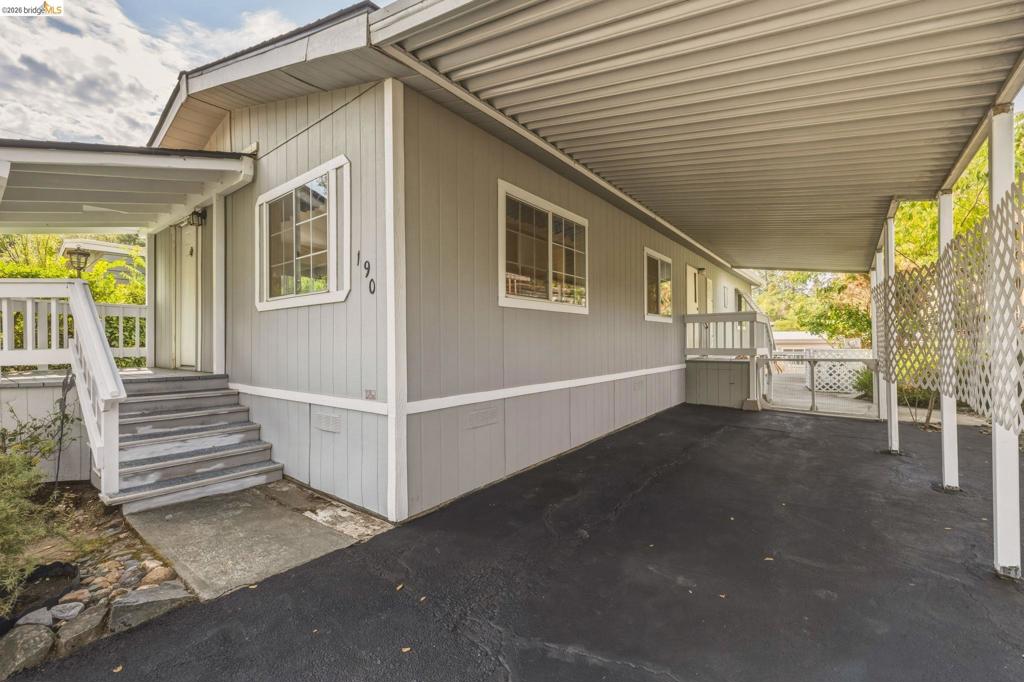 10956 Green St Property Photo 3