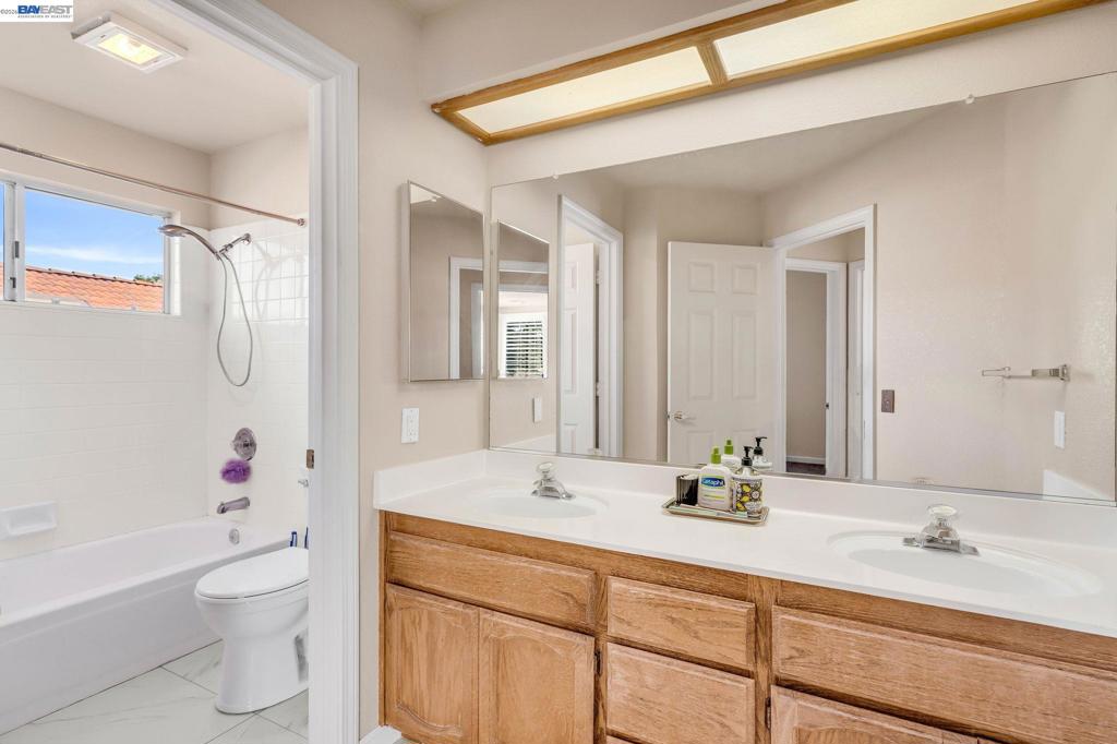 1910 Harvest Landing Ct Property Photo 33