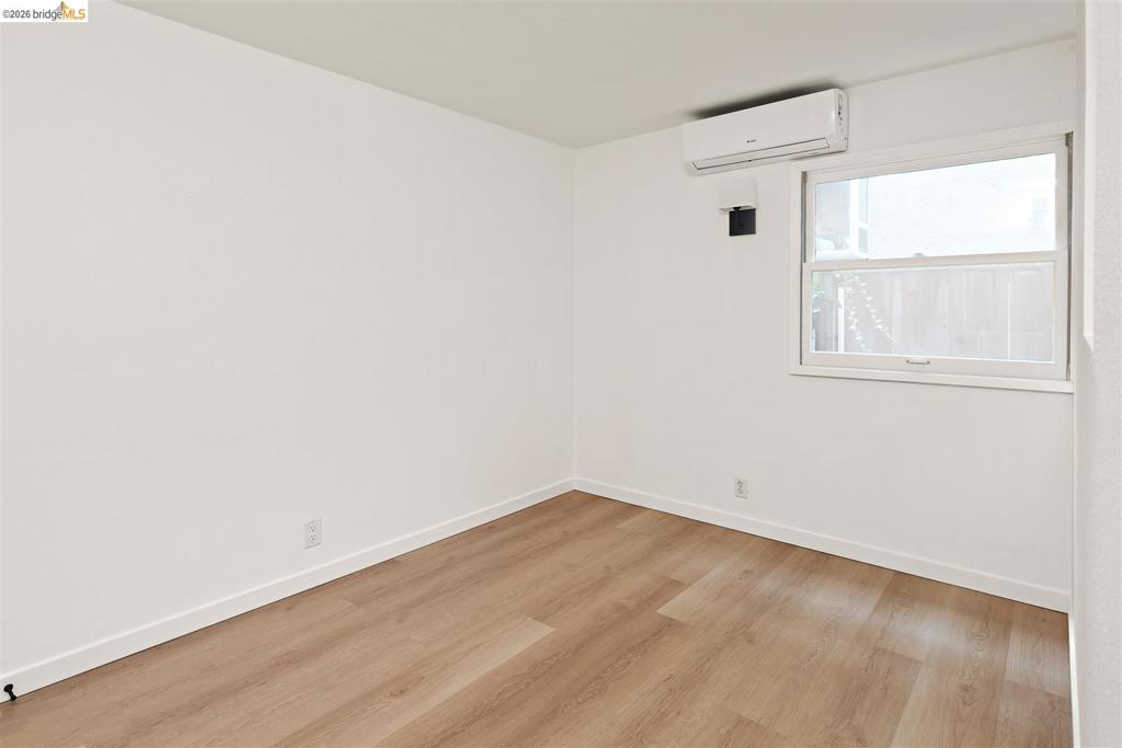 2922 Hillegass Ave B Property Photo 10